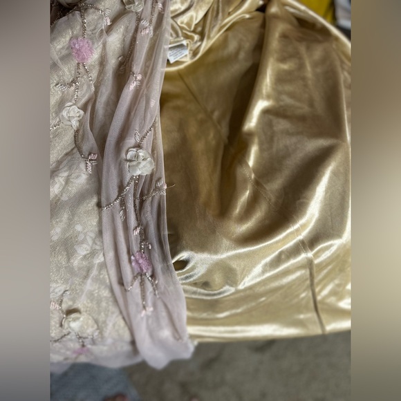 MacDuggal Gown Size 14 NWT - Picture 14 of 17